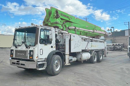 2008 Schwing 39-Meter Concrete Boom Pump Detachable Boom!